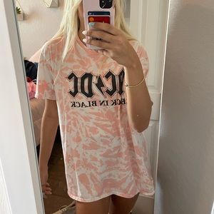 ACDC TIE DYE SHIRT 💗🤍 in perfect condition!!!!
